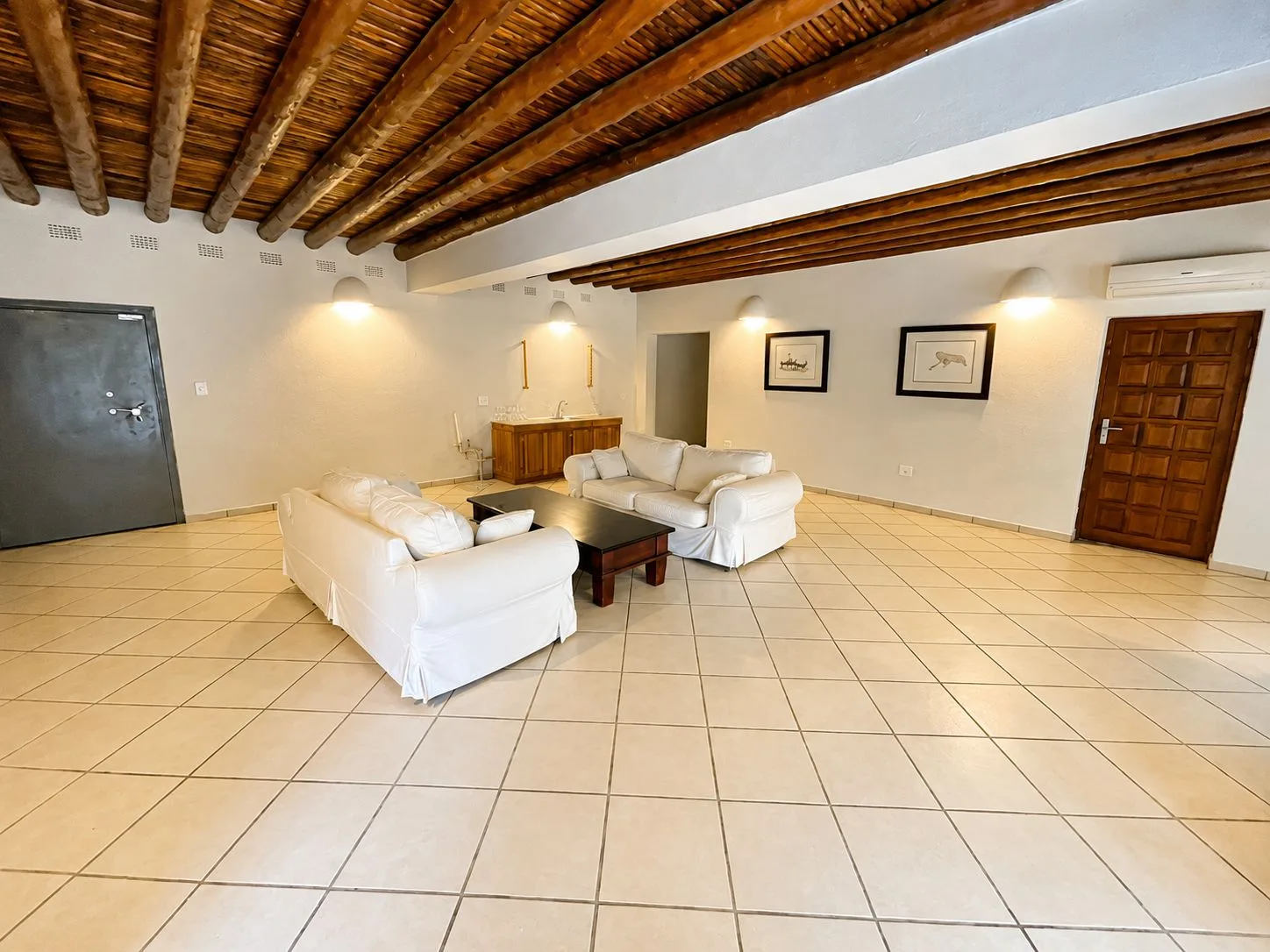 Second lounge